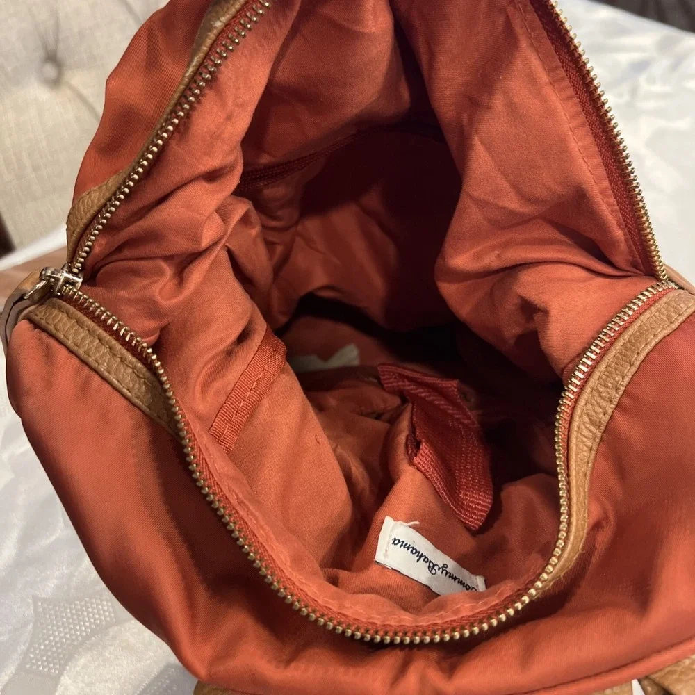 Tommy Bahama Brick Color Backpack Brown Leather Trim Water Bottle‎ Pockets Zip